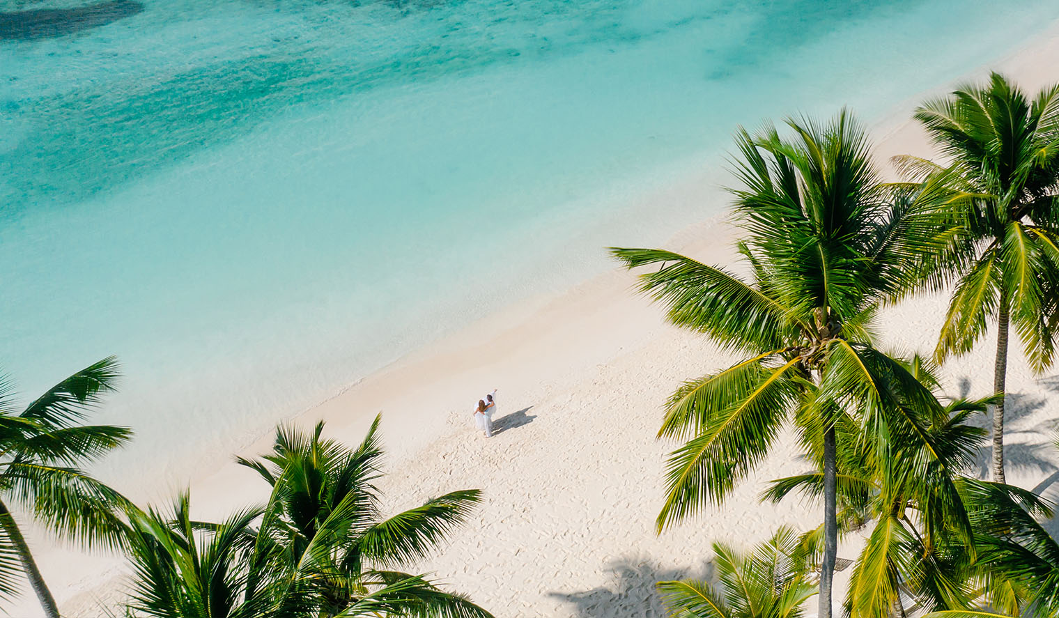 Flitterwochen Samoa Paar schnorchelt im Meer