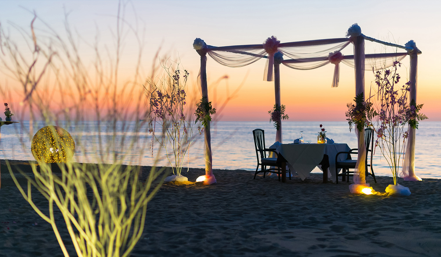 Candle Light Dinner Strand Cook Island